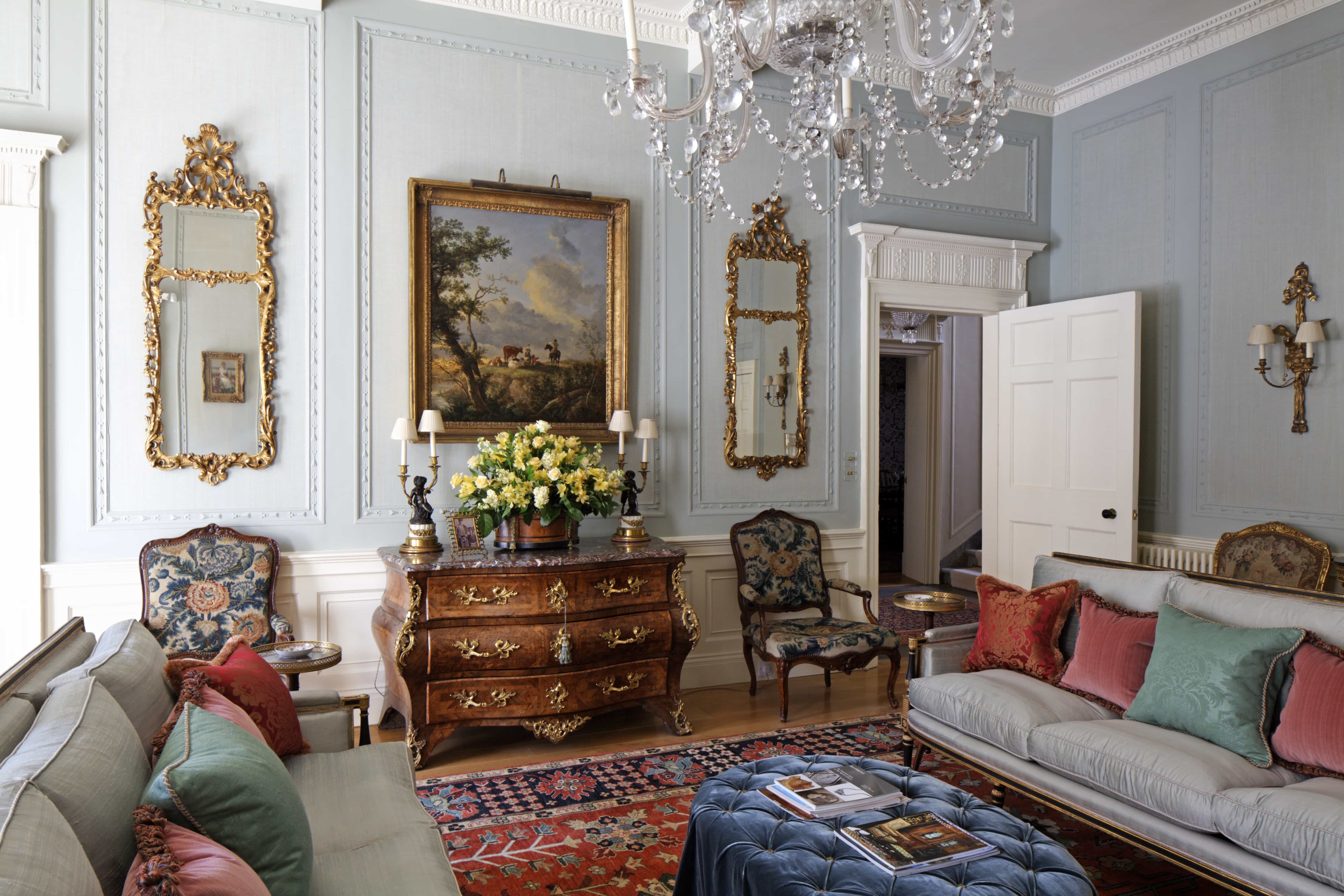 Drawing room commode wall