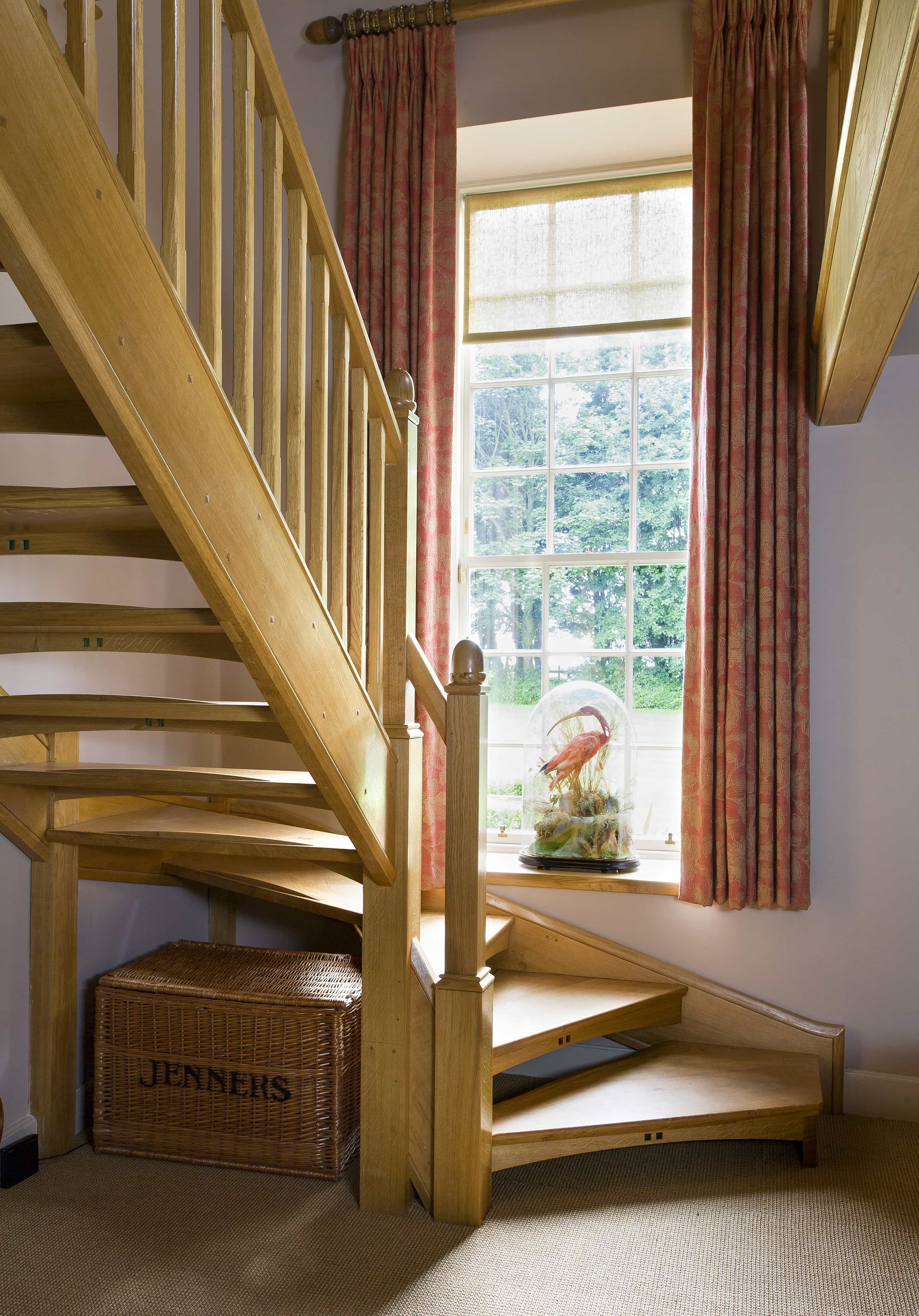 Snug window