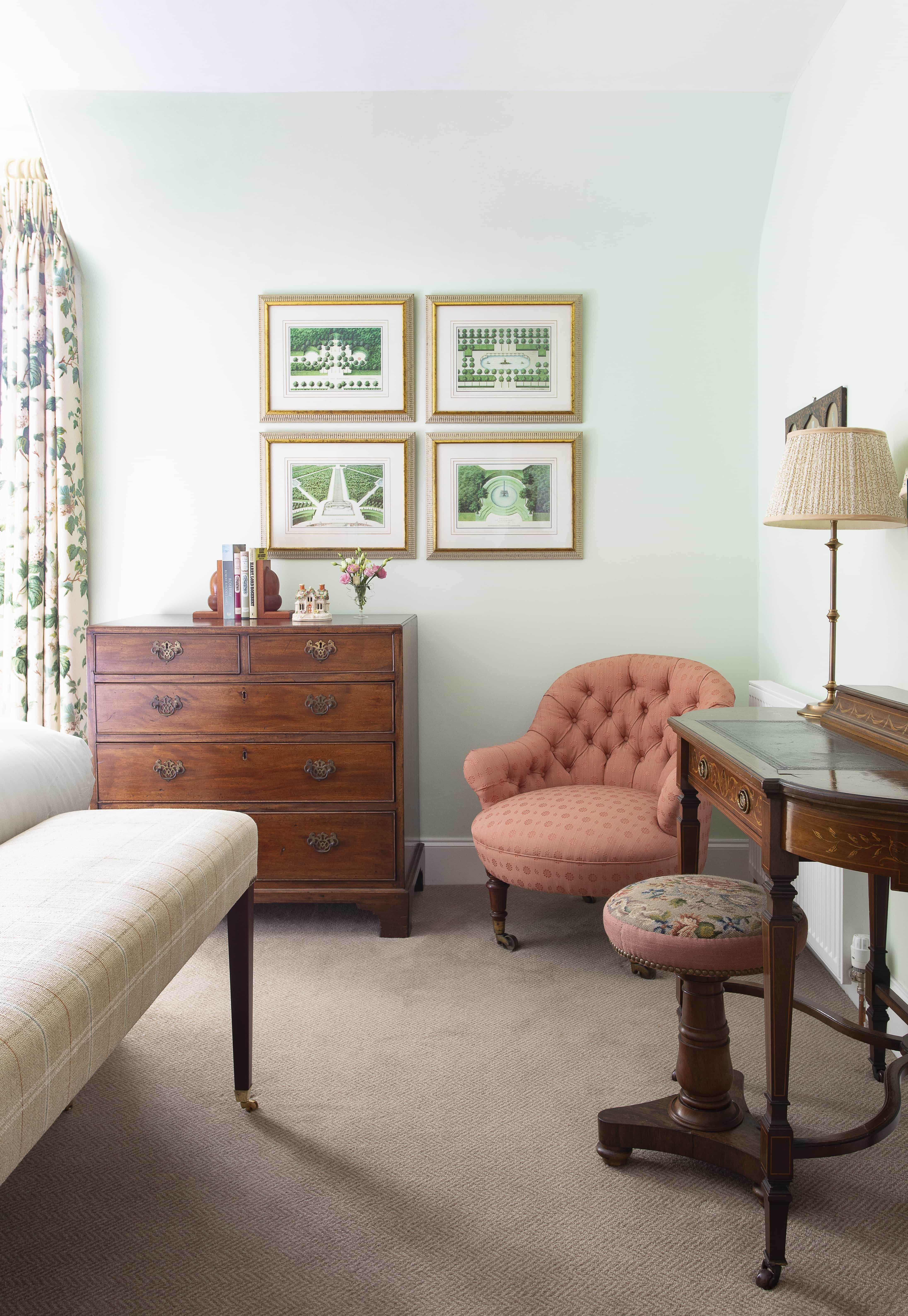 Chintz bedroom detail